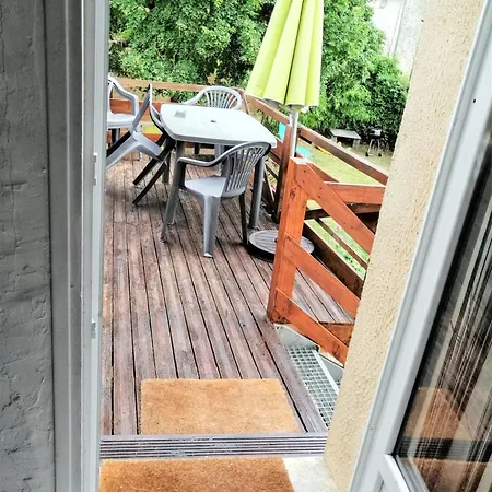 A Avec Jardin Villeneuve-dʼAveyron