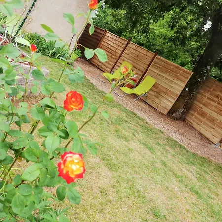 A Avec Jardin Apartment *