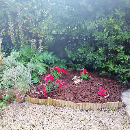 A Avec Jardin Apartment *