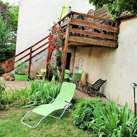 A Avec Jardin شقة Villeneuve-dʼAveyron