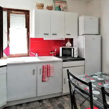 A Avec Jardin Apartamento Villeneuve-dʼAveyron