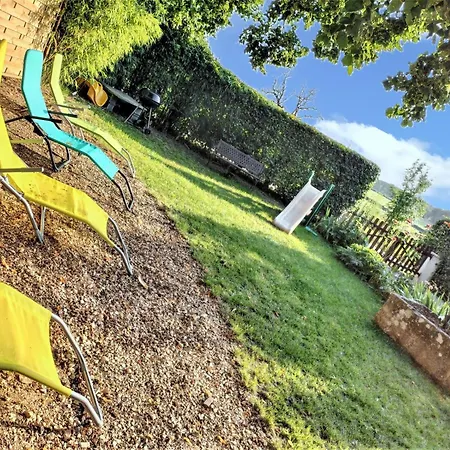 A Avec Jardin Apartment Villeneuve-d'Aveyron