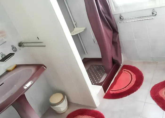 A Avec Jardin Апартаменты *